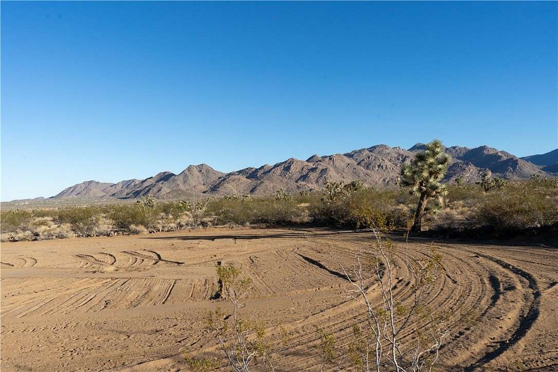 1 Acre of Residential Land for Sale in Yucca, Arizona