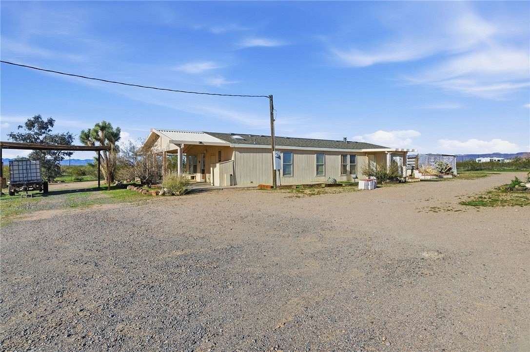 2 Acres of Residential Land with Home for Sale in Golden Valley, Arizona