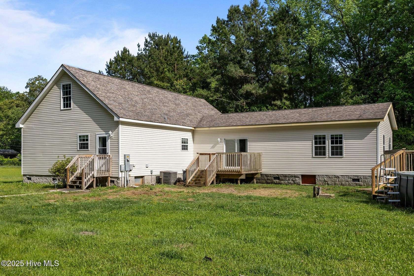 1.77 Acres of Residential Land with Home for Lease in Jacksonville, North Carolina