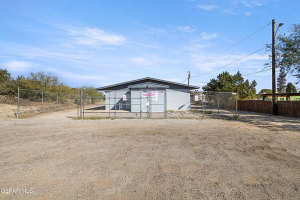 0.42 Acres of Mixed-Use Land for Sale in El Paso, Texas