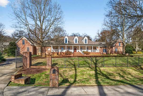 2 Acres of Residential Land with Home for Sale in Nashville, Tennessee