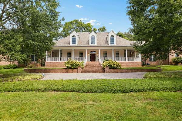 2 Acres of Land with Home for Sale in Nashville, Tennessee
