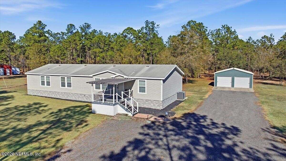 8.27 Acres of Residential Land with Home for Sale in Keystone Heights, Florida