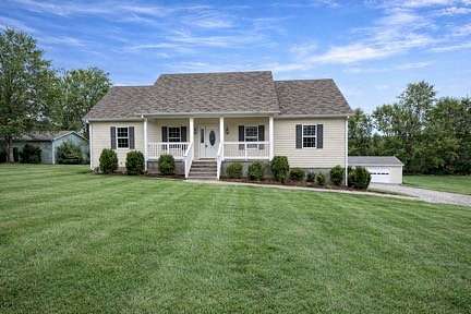 2 Acres of Residential Land with Home for Sale in Columbia, Tennessee