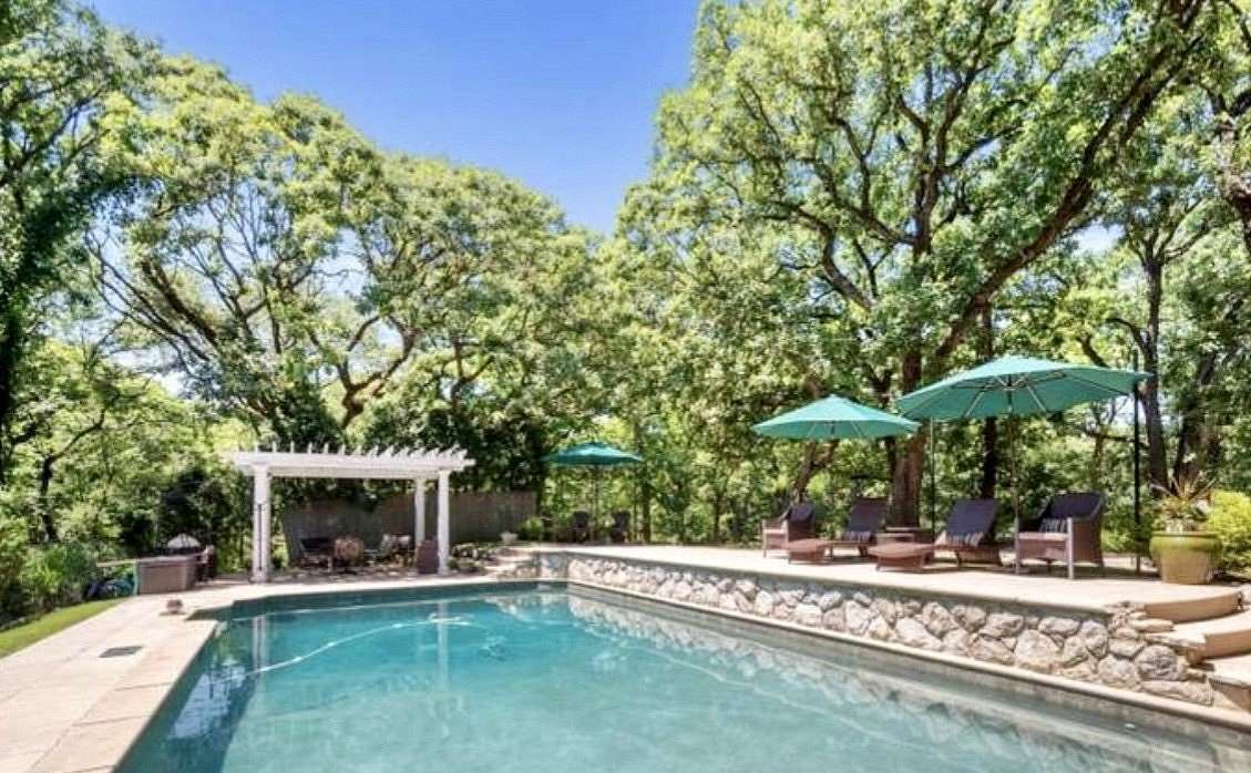 6 Acres of Land with Home for Sale in Barrington Hills, Illinois