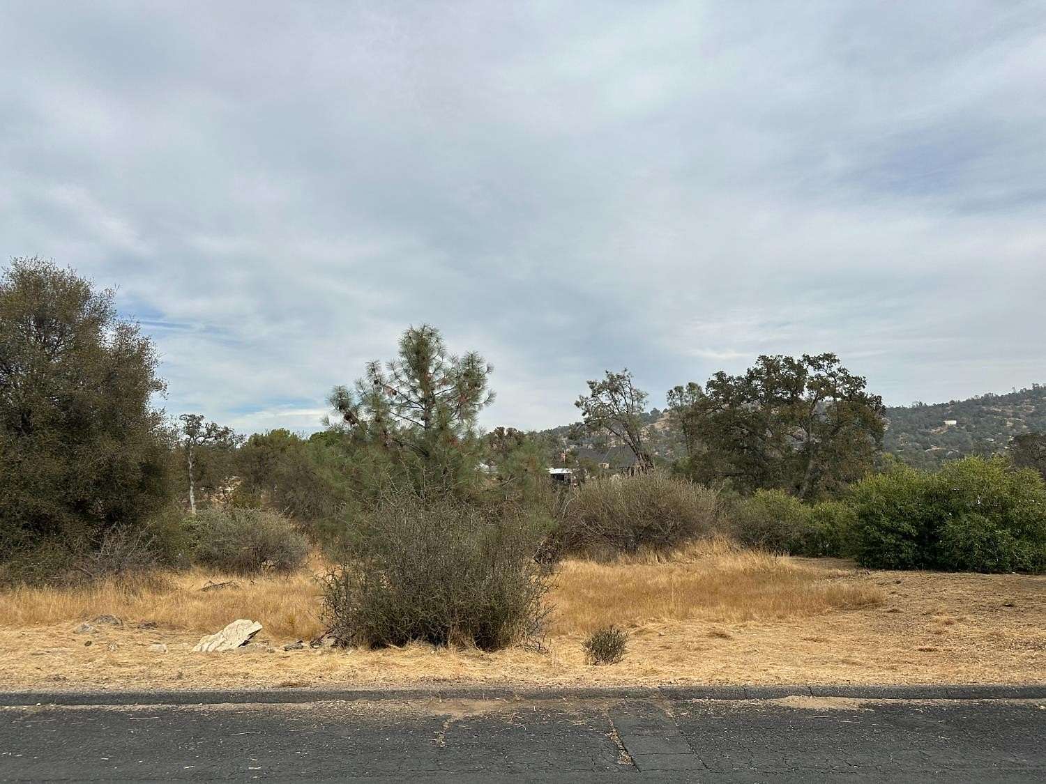 1.14 Acres of Residential Land for Sale in Coarsegold, California
