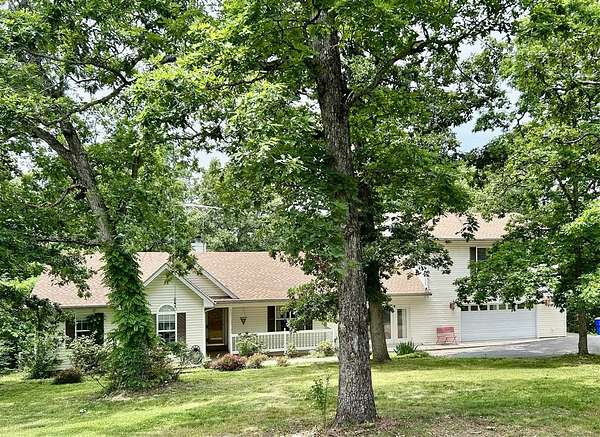 4.68 Acres of Land with Home for Sale in Bowling Green, Kentucky