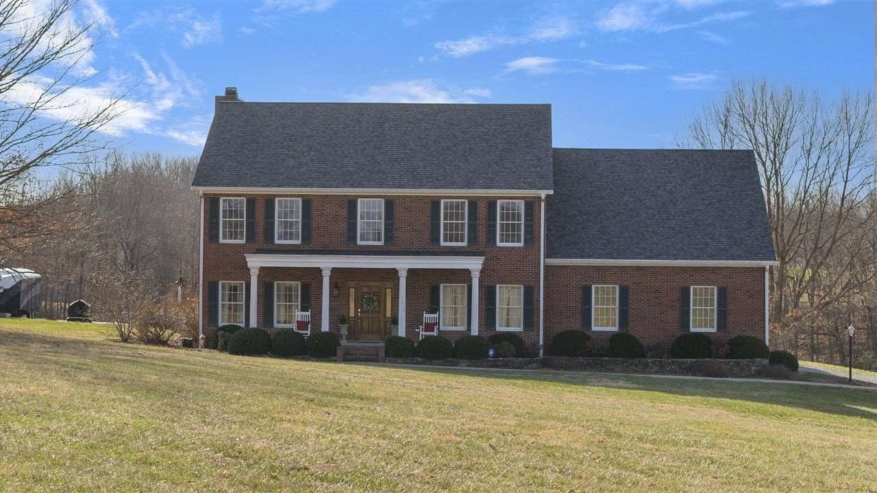 13.9 Acres of Recreational Land with Home for Sale in Glasgow, Kentucky