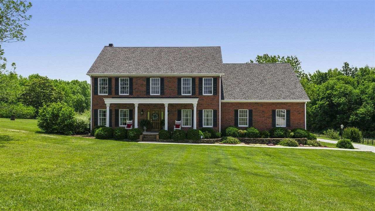 13.9 Acres of Recreational Land with Home for Sale in Glasgow, Kentucky