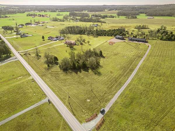 2 Acres of Residential Land for Sale in Auburn, Kentucky