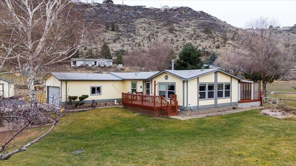 2.82 Acres of Residential Land with Home for Sale in Terrebonne, Oregon