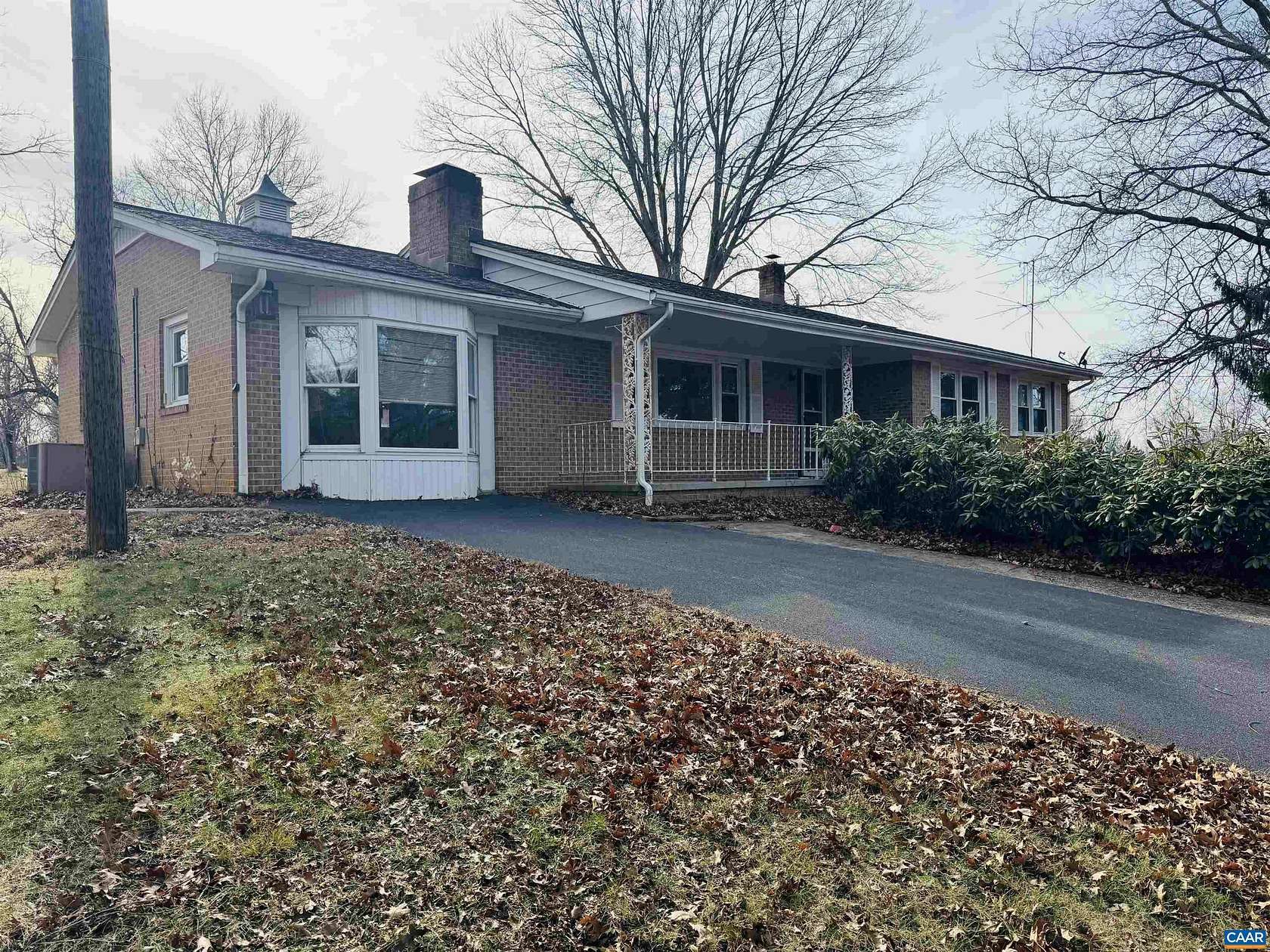 4 Acres of Residential Land with Home for Sale in Crimora, Virginia