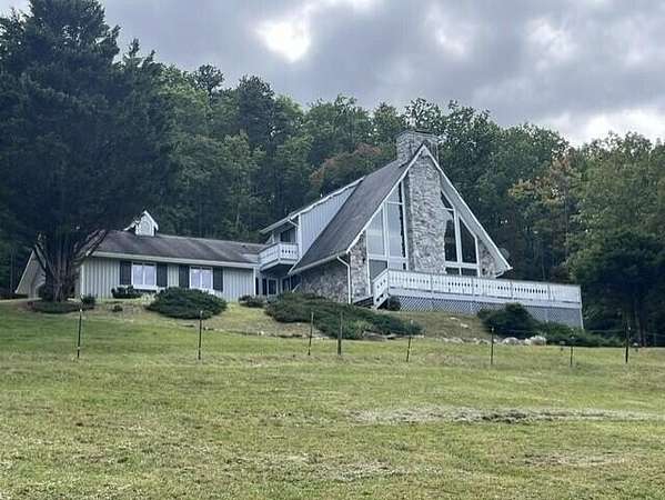 15.6 Acres of Land with Home for Sale in New Castle, Virginia
