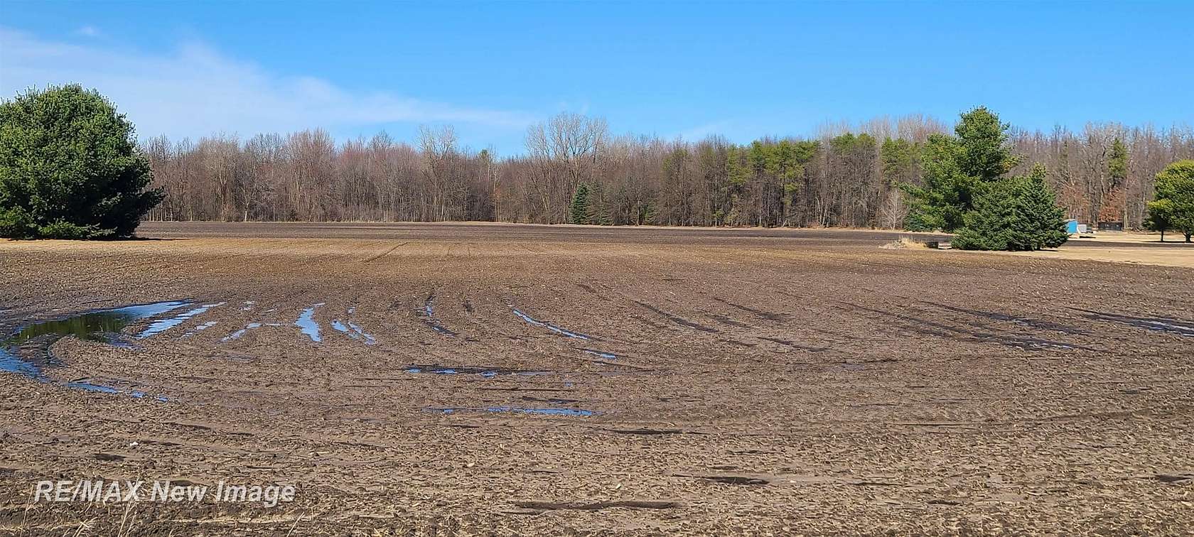 1.75 Acres of Residential Land for Sale in Chesaning, Michigan