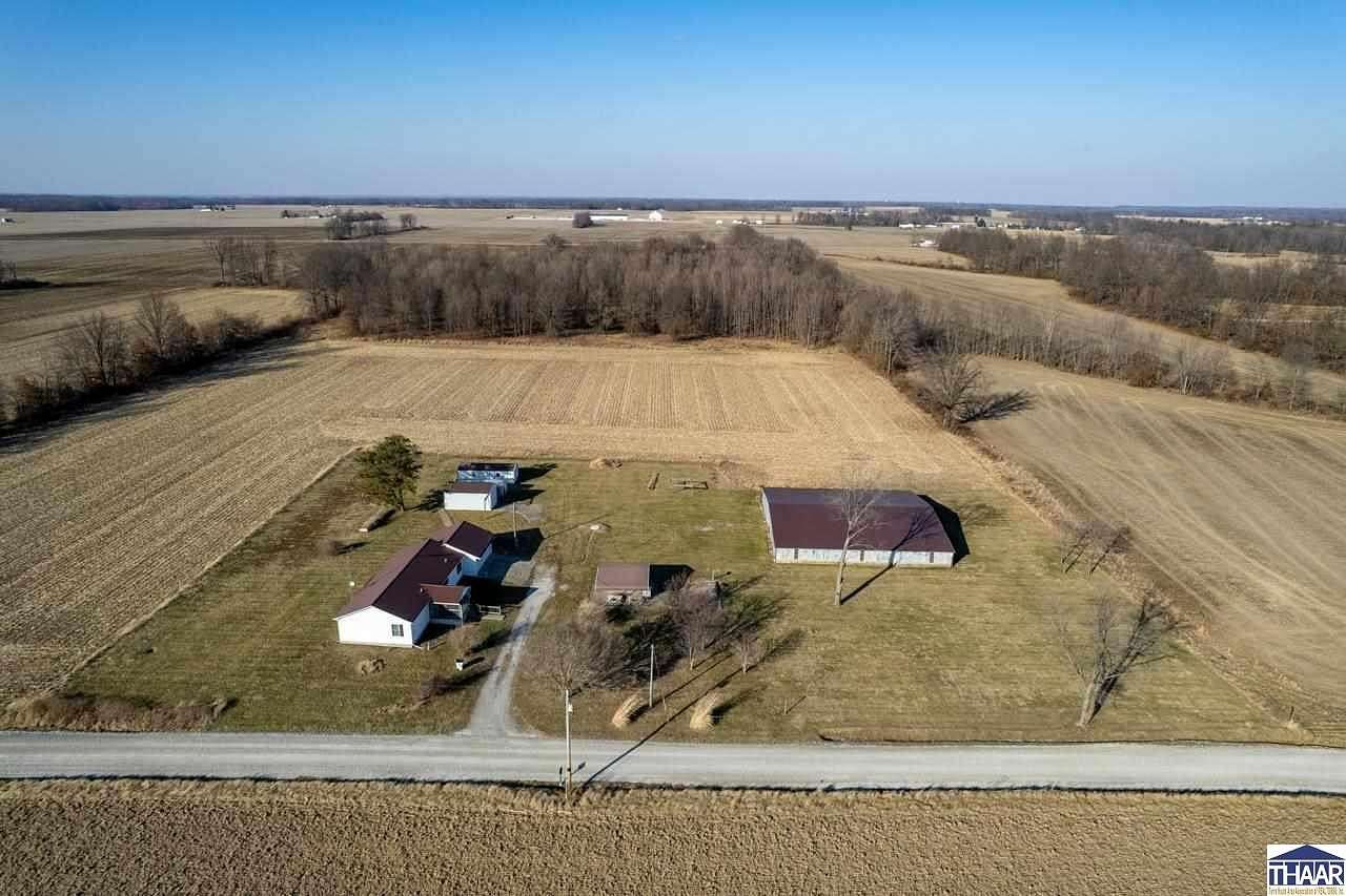 20 Acres of Land with Home for Sale in Farmersburg, Indiana