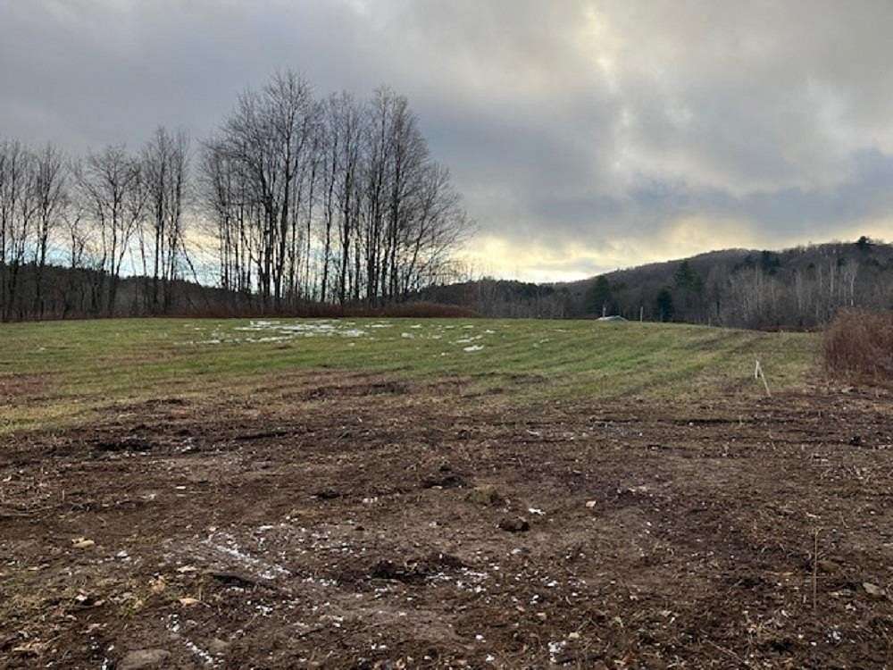 5.1 Acres of Residential Land with Home for Sale in Fairfax, Vermont
