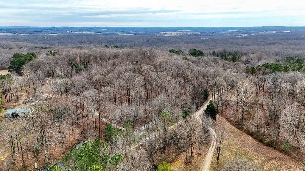 4.7 Acres of Residential Land for Sale in Springville, Tennessee