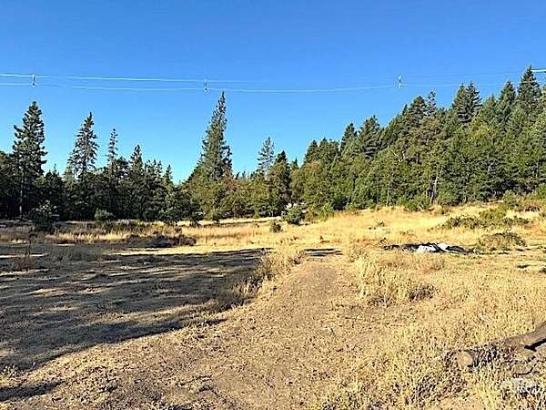 6.57 Acres of Land with Home for Sale in Grants Pass, Oregon