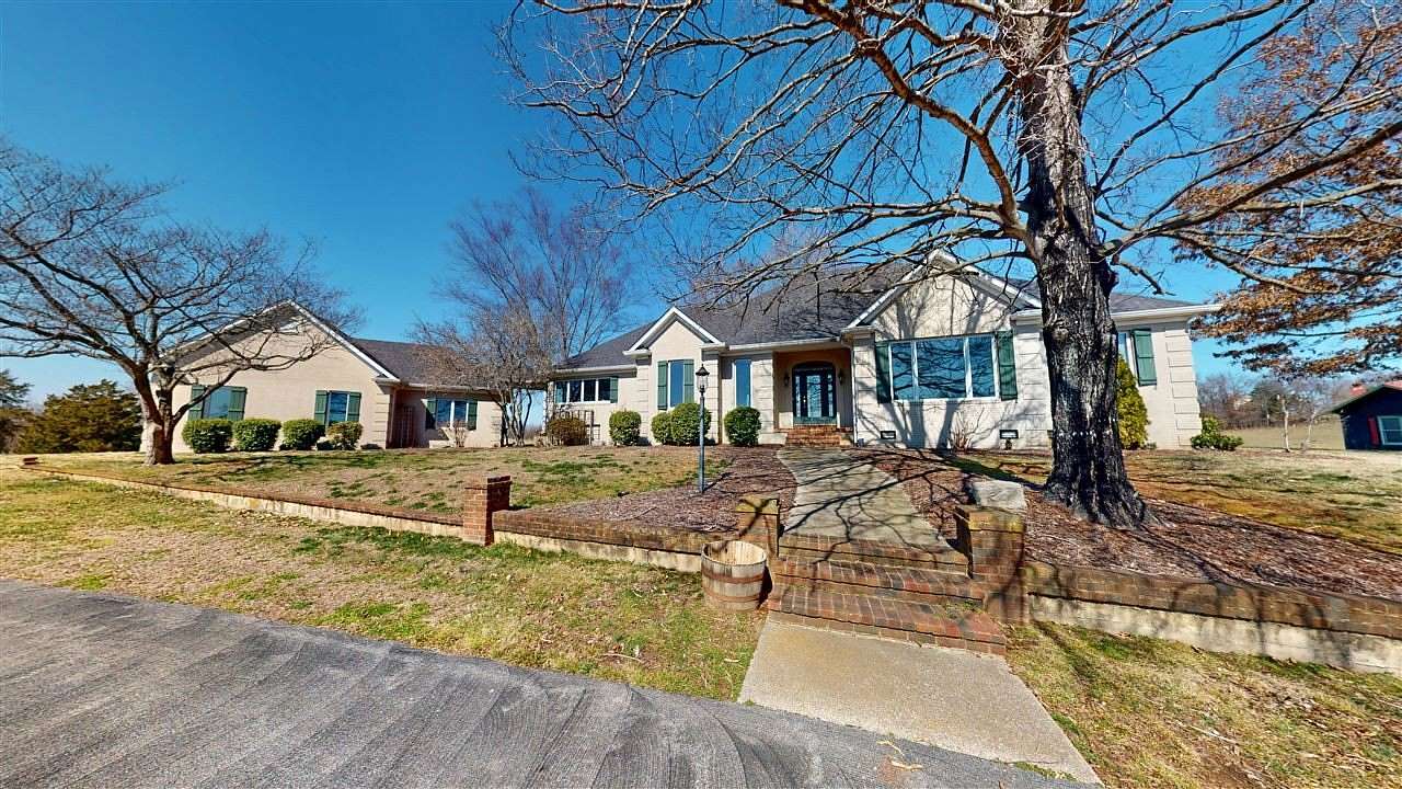 35 Acres of Agricultural Land with Home for Sale in Bowling Green, Kentucky