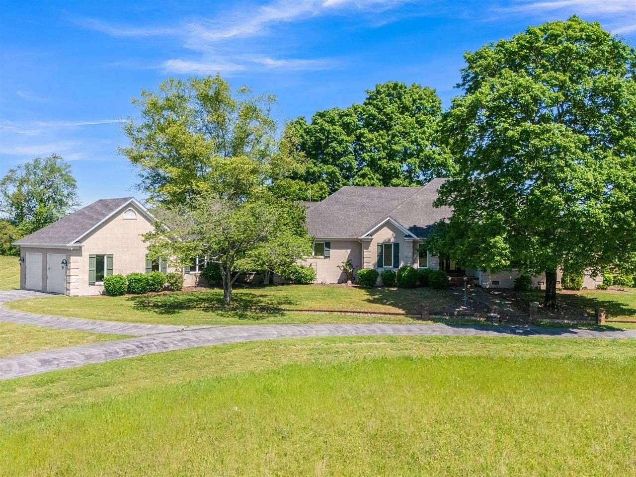 35 Acres of Agricultural Land with Home for Sale in Bowling Green, Kentucky