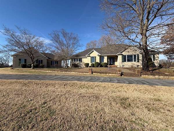 35 Acres of Agricultural Land with Home for Sale in Bowling Green, Kentucky