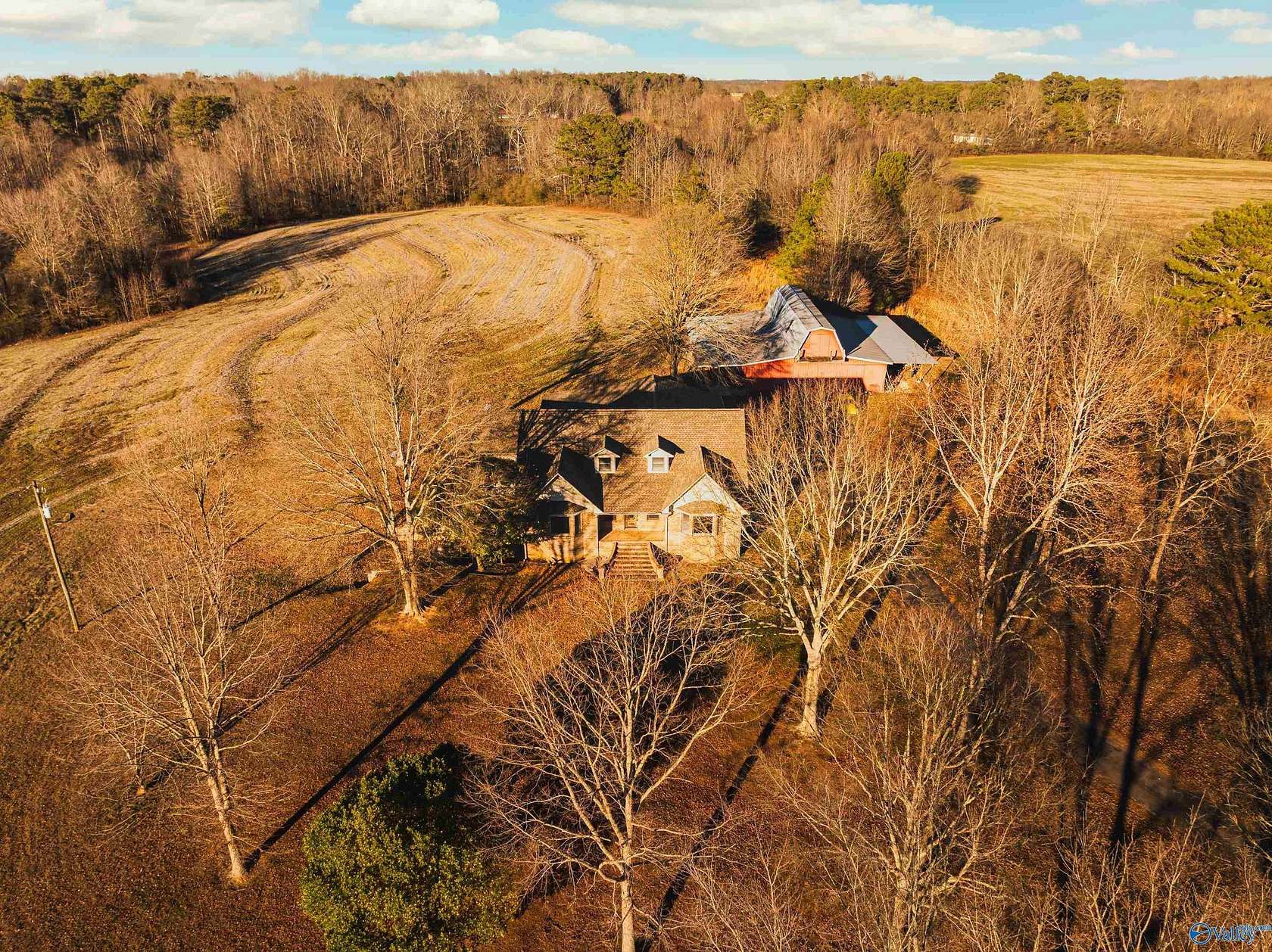 17.5 Acres of Land with Home for Sale in Boaz, Alabama