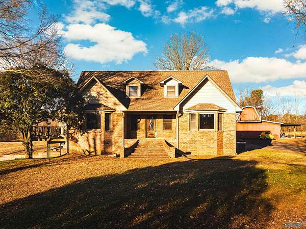 17.5 Acres of Land with Home for Sale in Boaz, Alabama