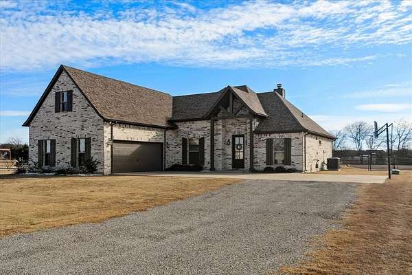 1.5 Acres of Residential Land with Home for Sale in Trenton, Texas