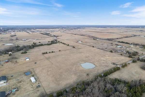 22.5 Acres of Land for Sale in Collinsville, Texas