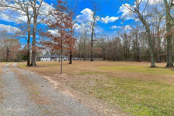 6 Acres of Residential Land with Home for Sale in Stonewall, Louisiana