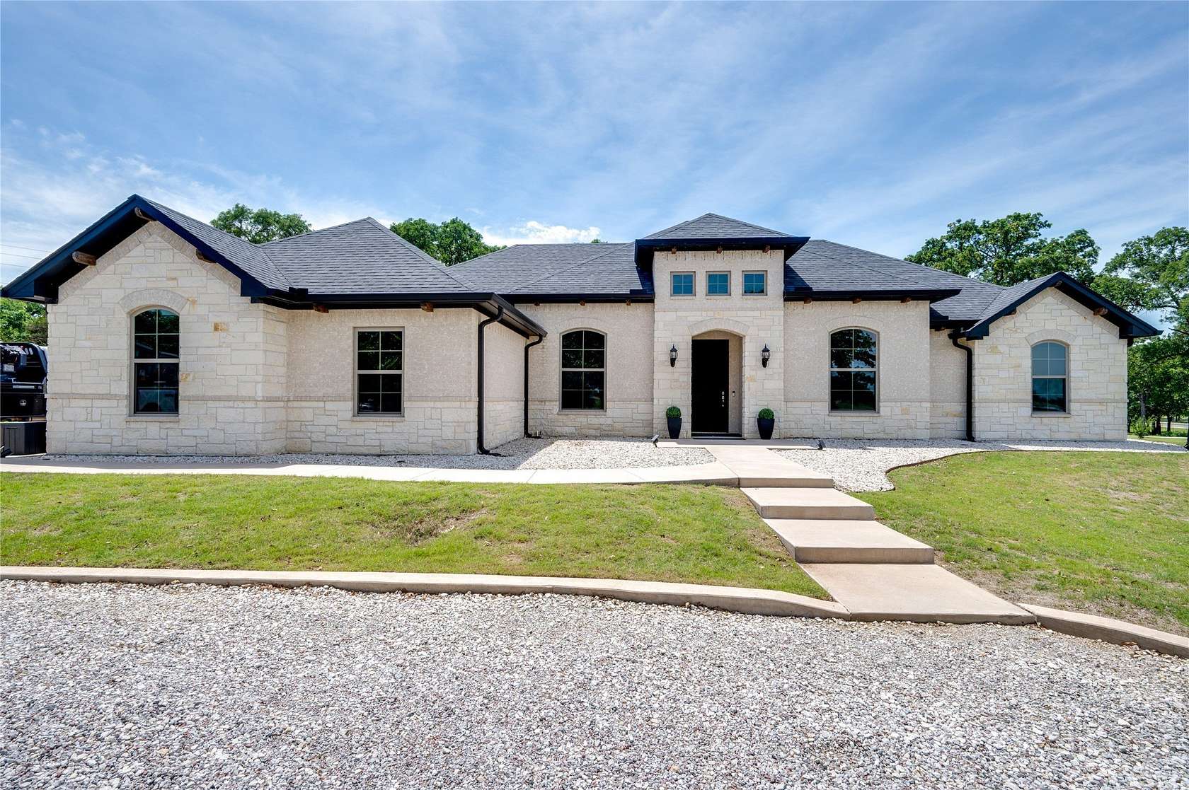 5.48 Acres of Land with Home for Sale in Whitesboro, Texas