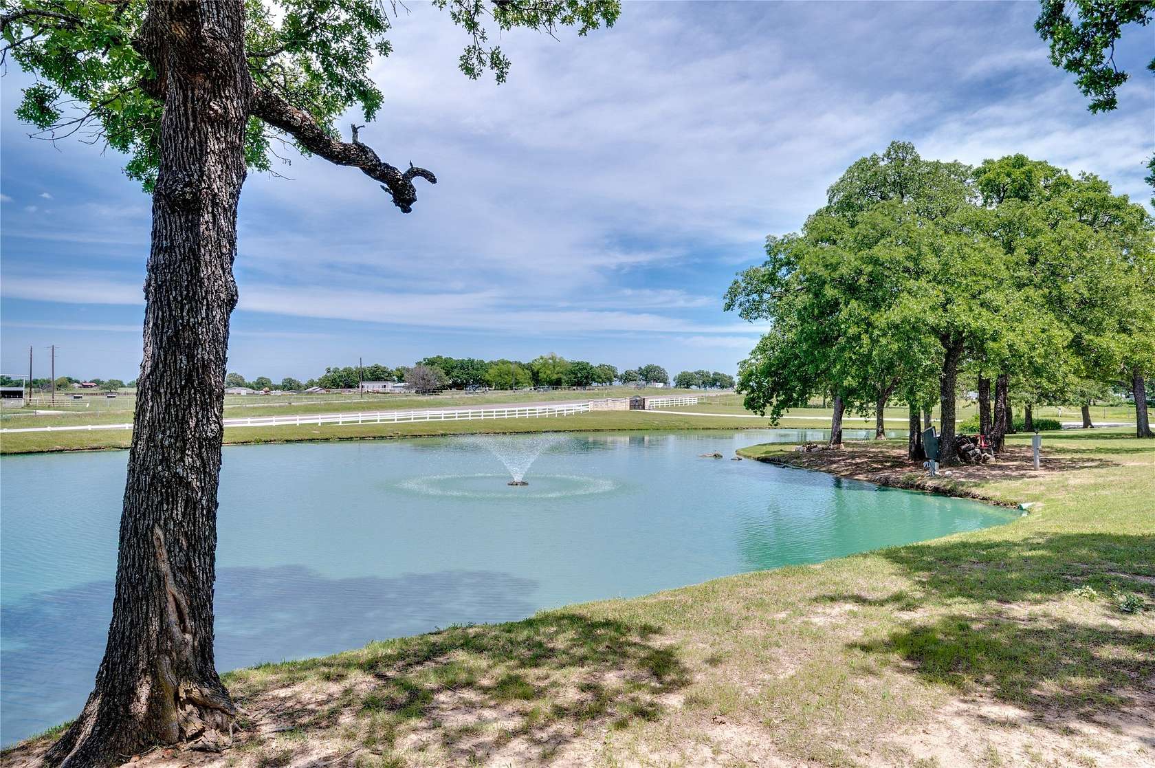 5.48 Acres of Land with Home for Sale in Whitesboro, Texas