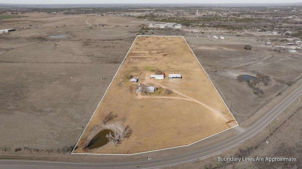 17.9 Acres of Land with Home for Sale in Hamilton, Texas