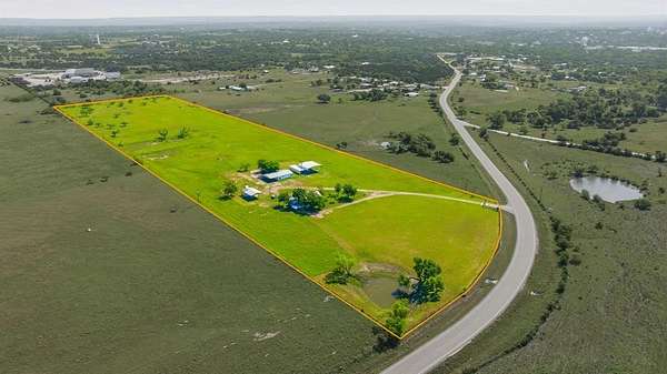 17.9 Acres of Land with Home for Sale in Hamilton, Texas