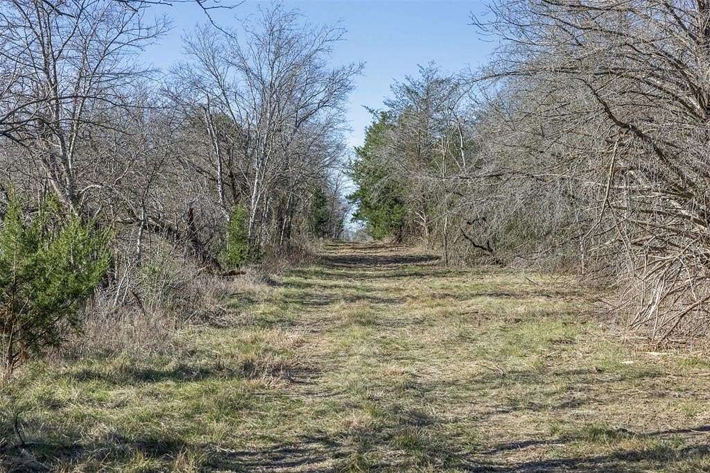 10 Acres of Recreational & Residential Land for Sale in Groesbeck, Texas