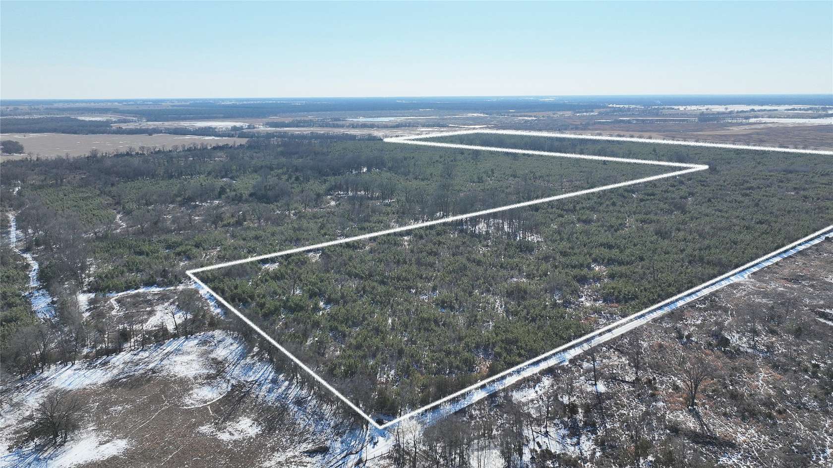 129 Acres of Land for Sale in Bagwell, Texas