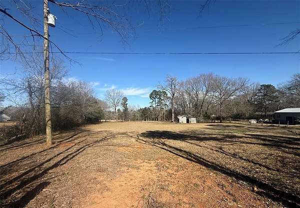 1.17 Acres of Land for Sale in Chandler, Texas