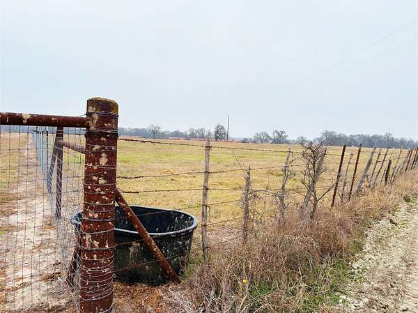 12.4 Acres of Agricultural Land for Sale in Marlin, Texas