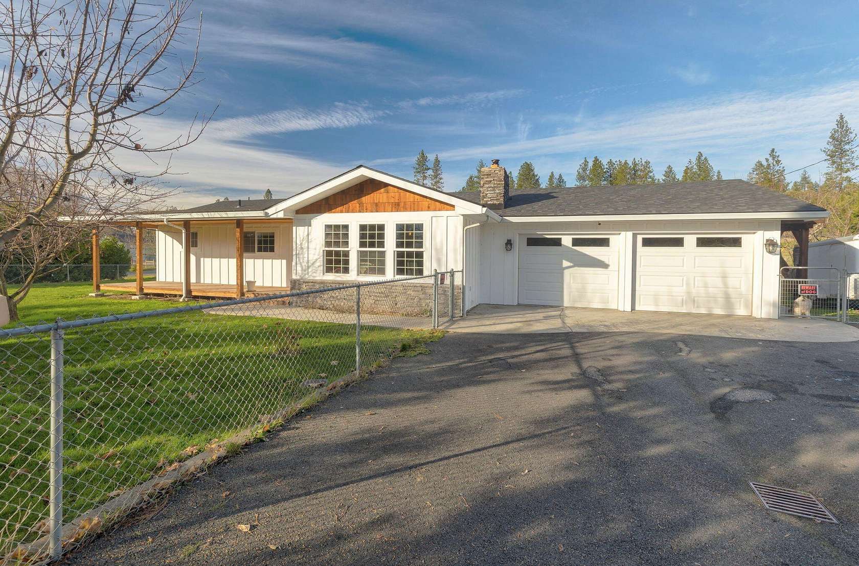 2.75 Acres of Residential Land with Home for Sale in Grants Pass, Oregon