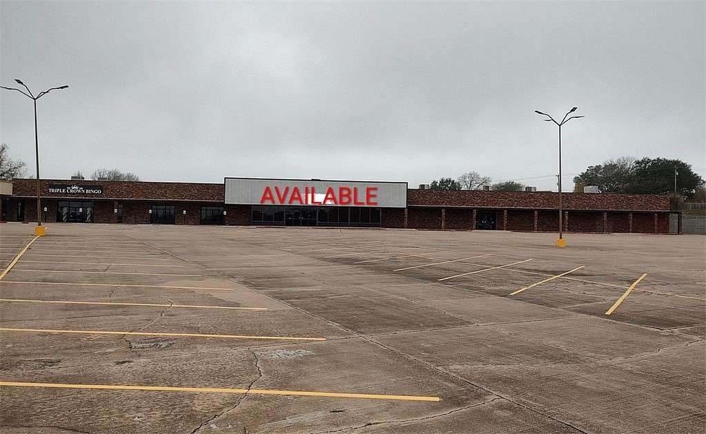 6.78 Acres of Improved Commercial Land for Sale in Brenham, Texas