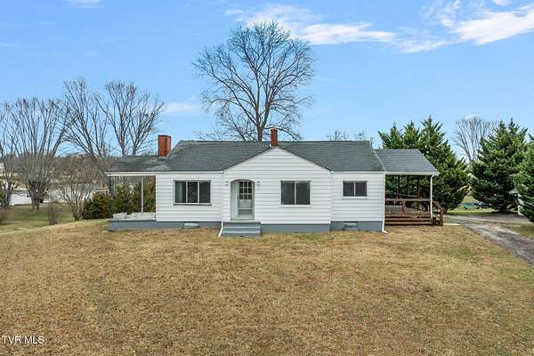 1.6 Acres of Improved Mixed-Use Land for Sale in Piney Flats, Tennessee