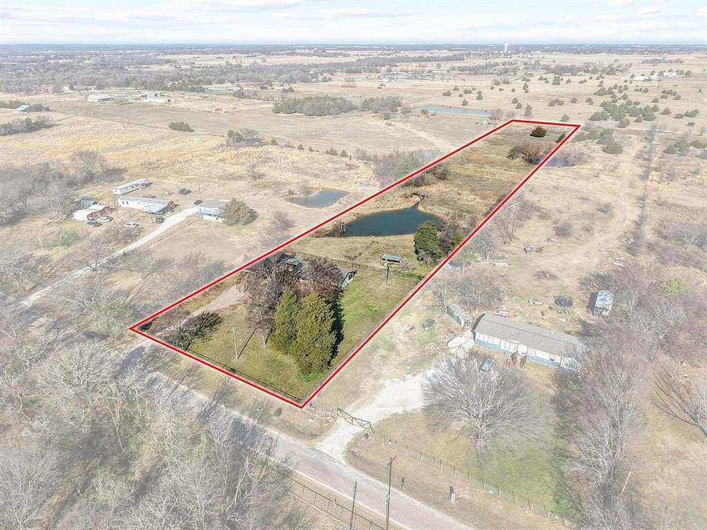 5 Acres of Land with Home for Sale in Whitesboro, Texas