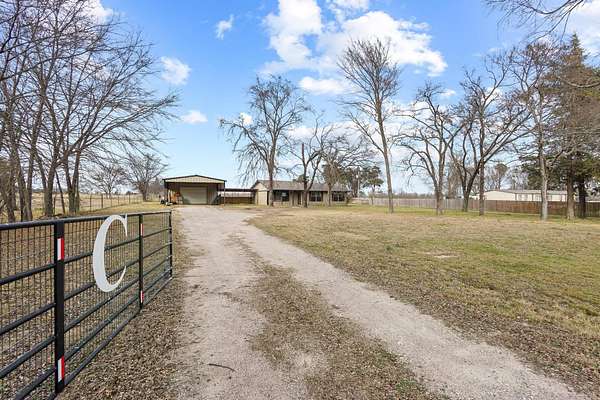 5 Acres of Land with Home for Sale in Whitesboro, Texas