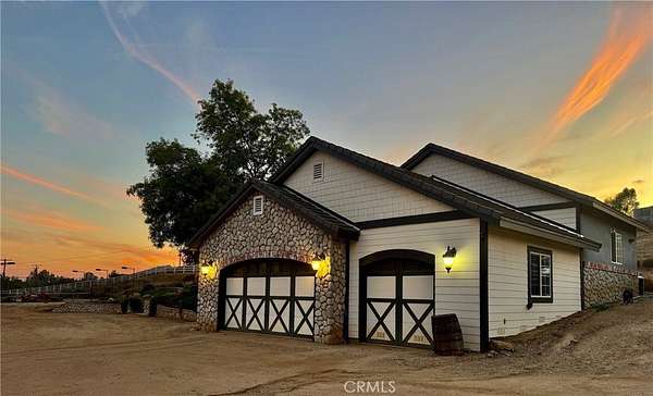 2.65 Acres of Land with Home for Sale in Agua Dulce, California