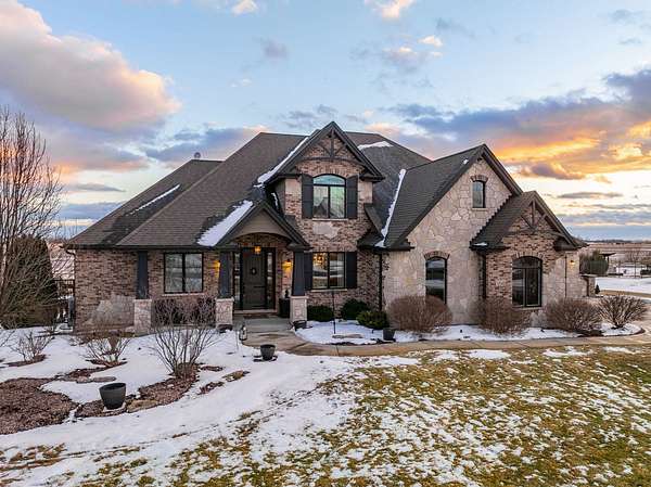 2 Acres of Residential Land with Home for Sale in Manhattan, Illinois