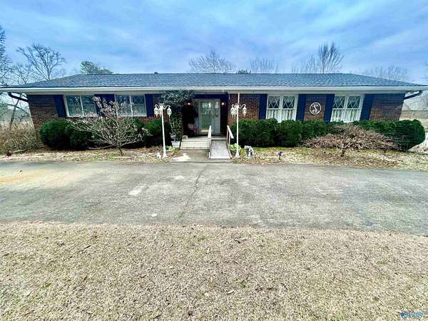 1.5 Acres of Residential Land with Home for Sale in Gadsden, Alabama