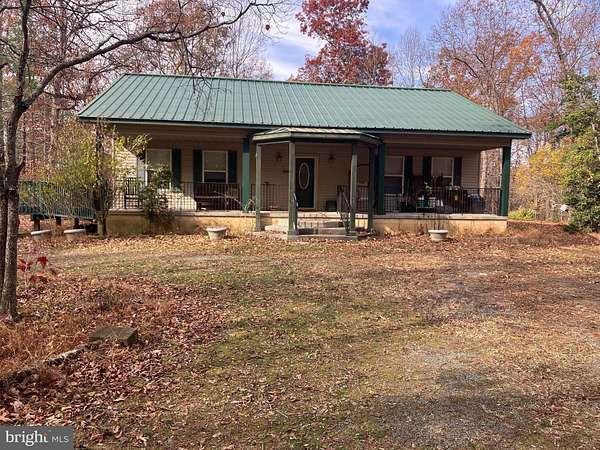 5 Acres of Residential Land with Home for Sale in Amissville, Virginia