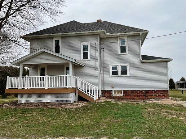 2.5 Acres of Land with Home for Sale in Sumner, Iowa