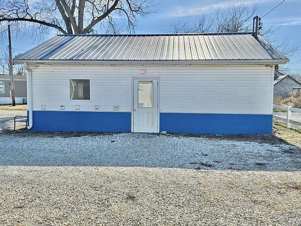 0.17 Acres of Commercial Land for Sale in Clay City, Illinois