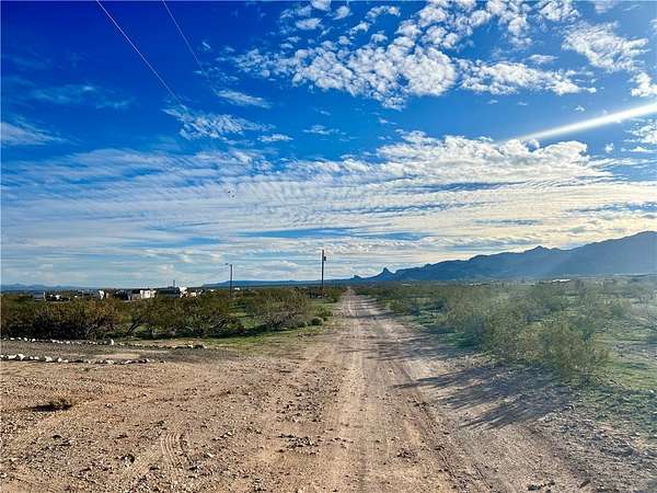2.35 Acres of Land for Sale in Golden Valley, Arizona